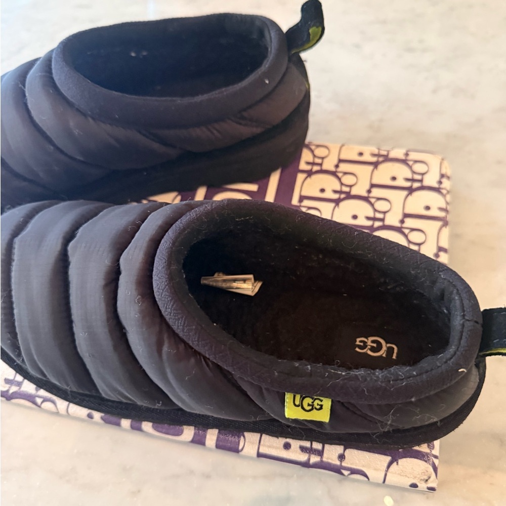 UGG Kids Black Quilted Slippers - Picture 4 of 6